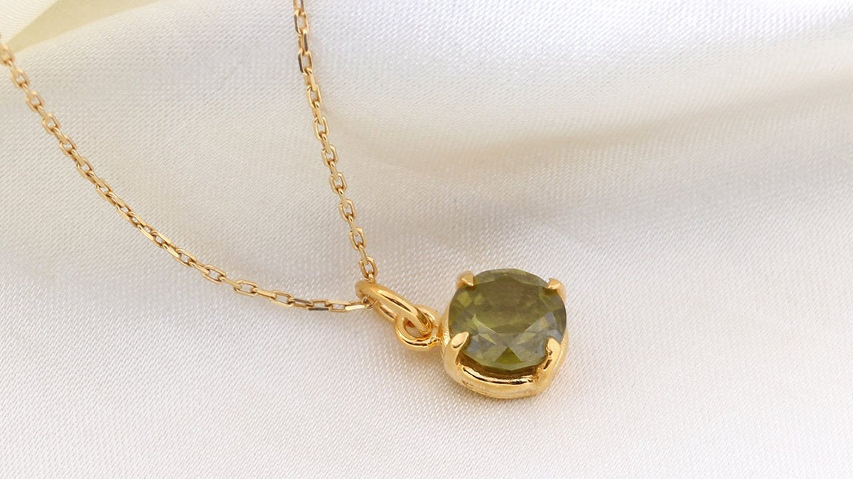 Zebercet (Peridot) Prong Gümüş Kolye