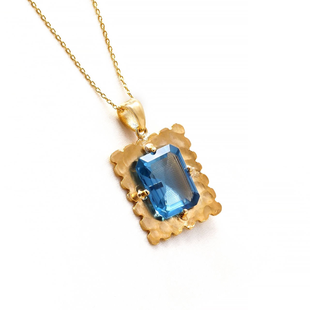 Mavi Topaz Kolye